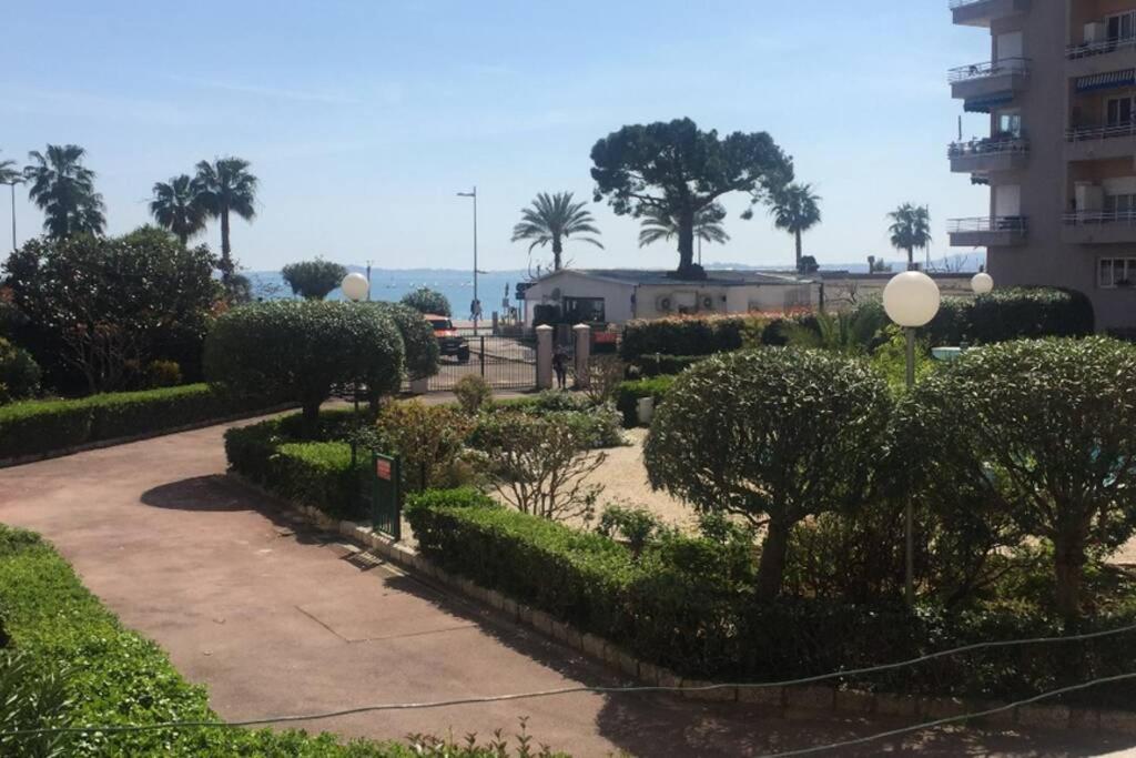 Charmant Appartement Bord De Mer, Plage Cagnes-sur-Mer Dış mekan fotoğraf